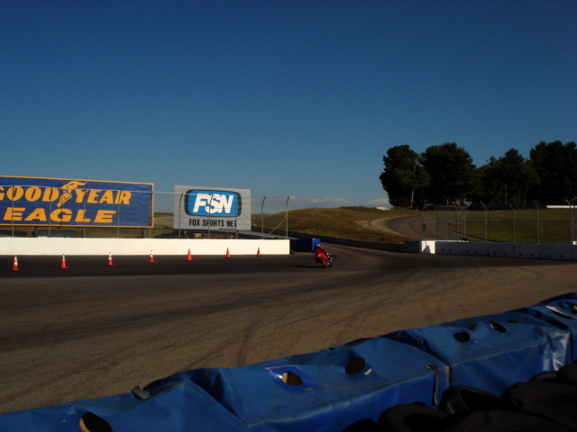 gal/2007 Loudon Track Day/pictures_097.jpg